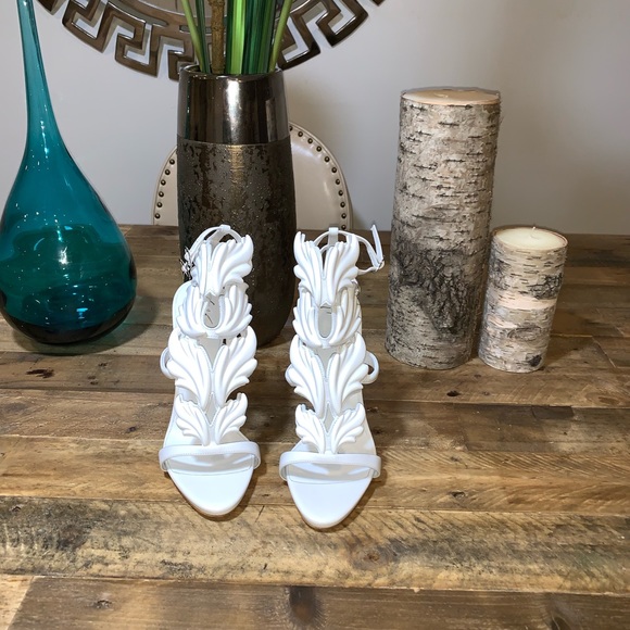 New Giuseppe Zanotti Cruel White Sandals - Picture 3 of 8
